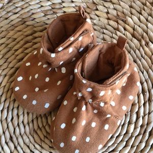 Old Navy baby booties